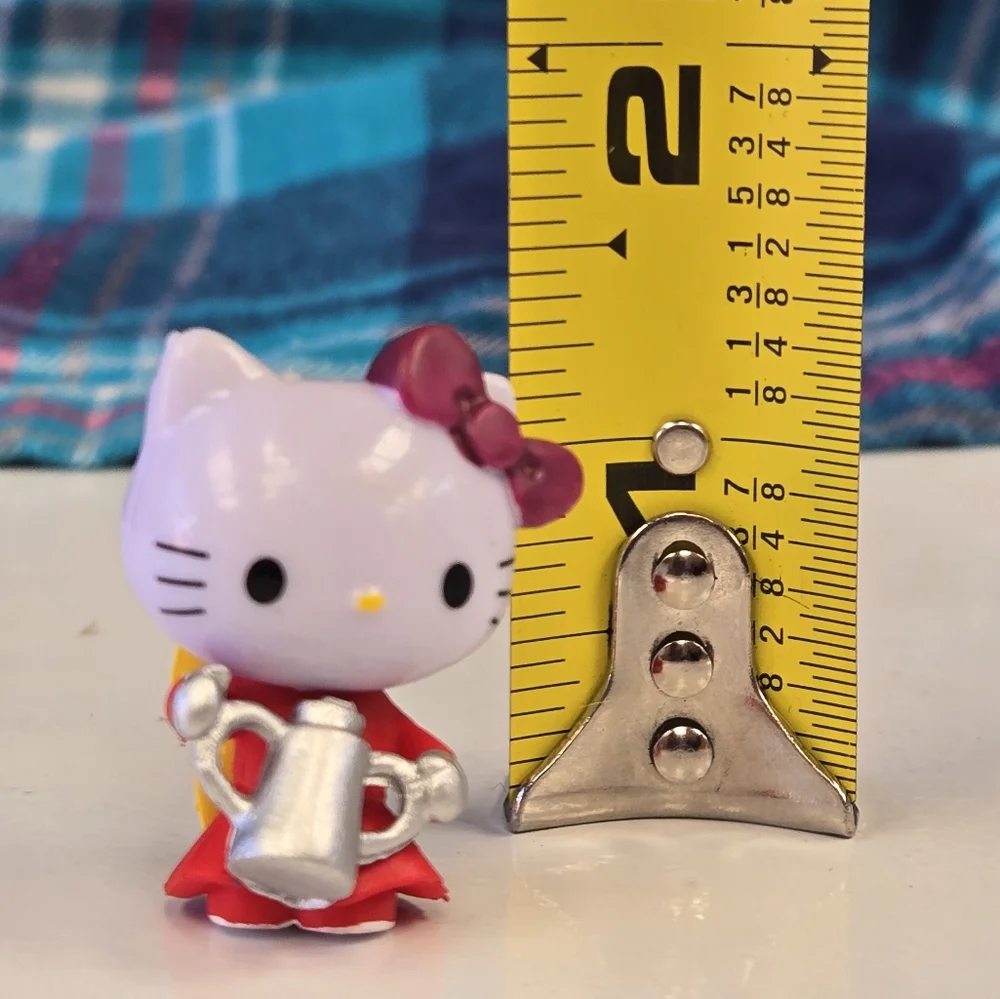 🍒🍒 Hello Kitty Mini Figure - Picture 7 of 8